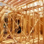 Cómo Elegir la Madera Adecuada para Estructuras con Perfiles Metálicos