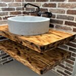 Cómo hacer una repisa metálica con soportes ocultos y superficie de madera