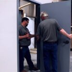 Cómo Reparar Puertas De Metal Con Detalles De Madera Sin Reemplazarlas